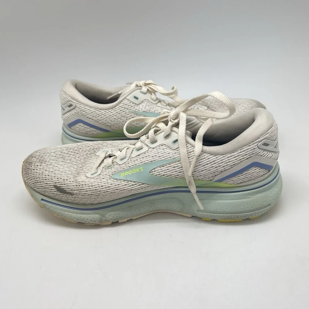 Brooks Sneakers Womens 8.5 B Ghost 15 1203801B130‎ White Running Athletic Shoes